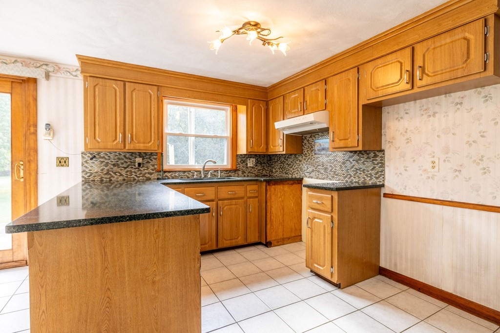 110 Bushee Road Swansea, MA 02777 - Photo 7 of 28 Gallery Image 7