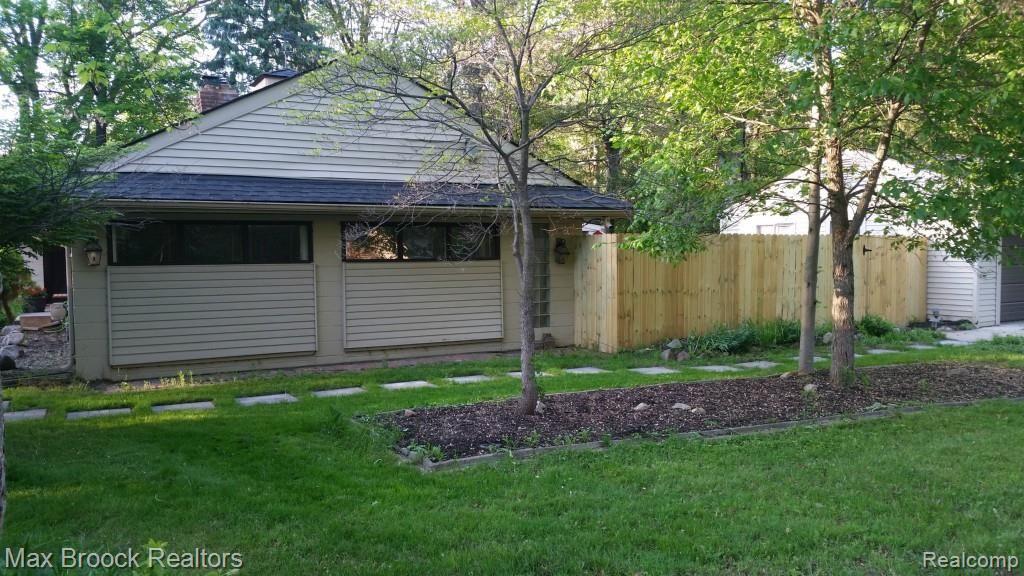 23862 Berg Road Southfield, MI 48033 - Photo 50 of 69 20150521_192843.jpg