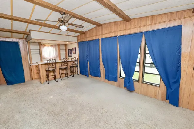 a view of livingroom with furniture