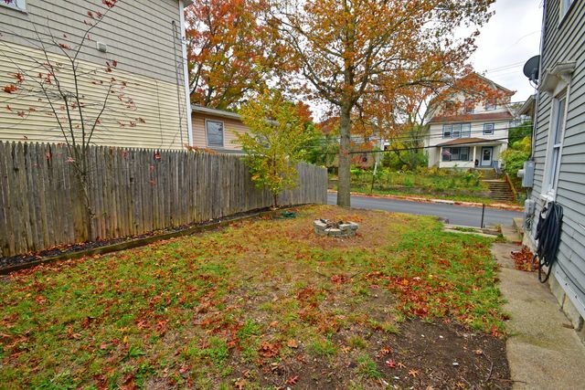 $299,900 | 385 Broad Street, New London, CT 06320