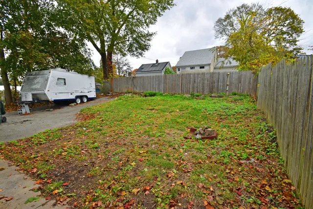 $299,900 | 385 Broad Street, New London, CT 06320