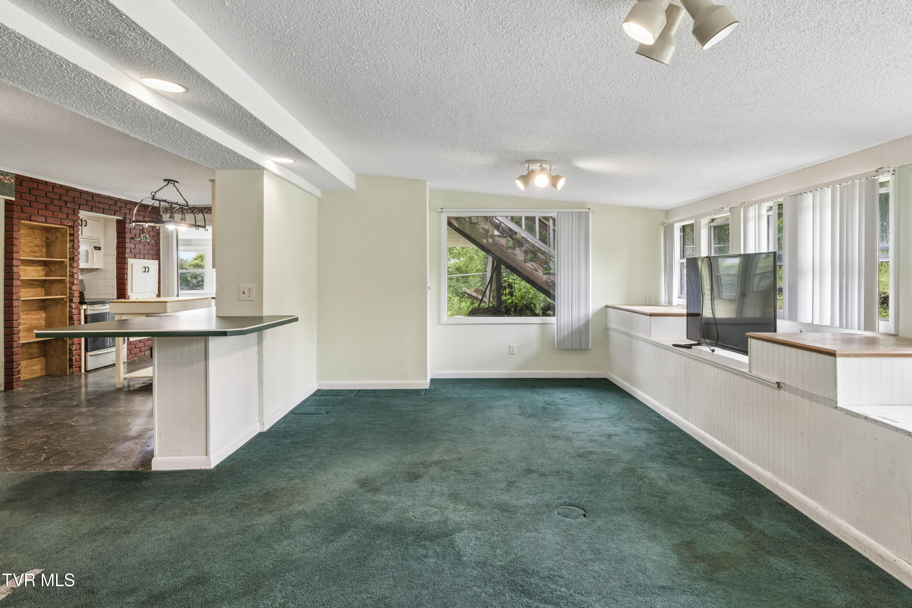 1104 Lebanon Road Kingsport, TN 37663 - Photo 11 of 108 11