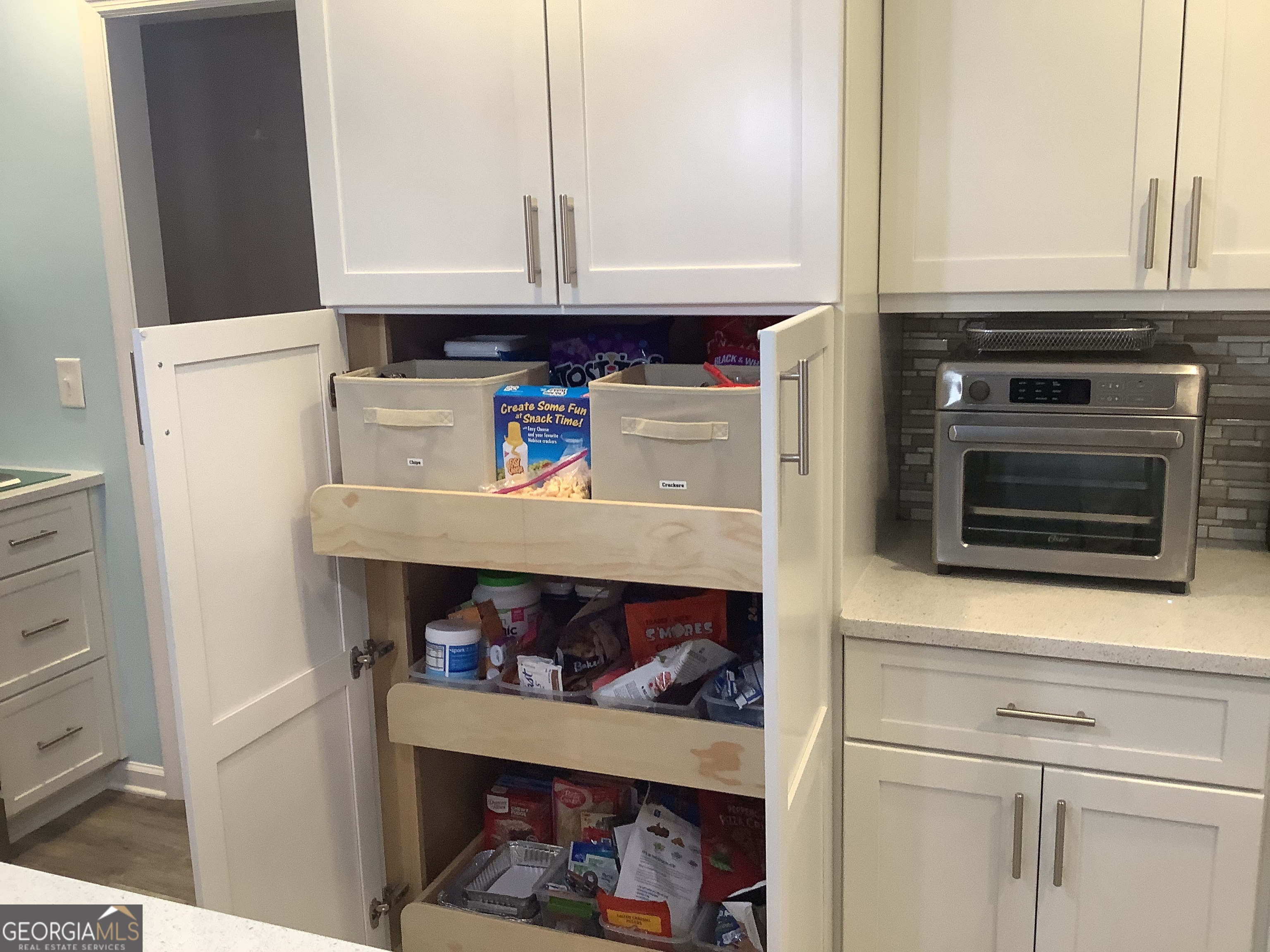 334 Armuchee Trail Northeast Rome, GA 30165 - Photo 20 of 53 a kitchen with a stove and cabinets