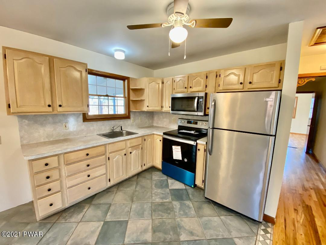 4911 Pine Ridge Drive West Bushkill, PA 18324 - Photo 3 of 19