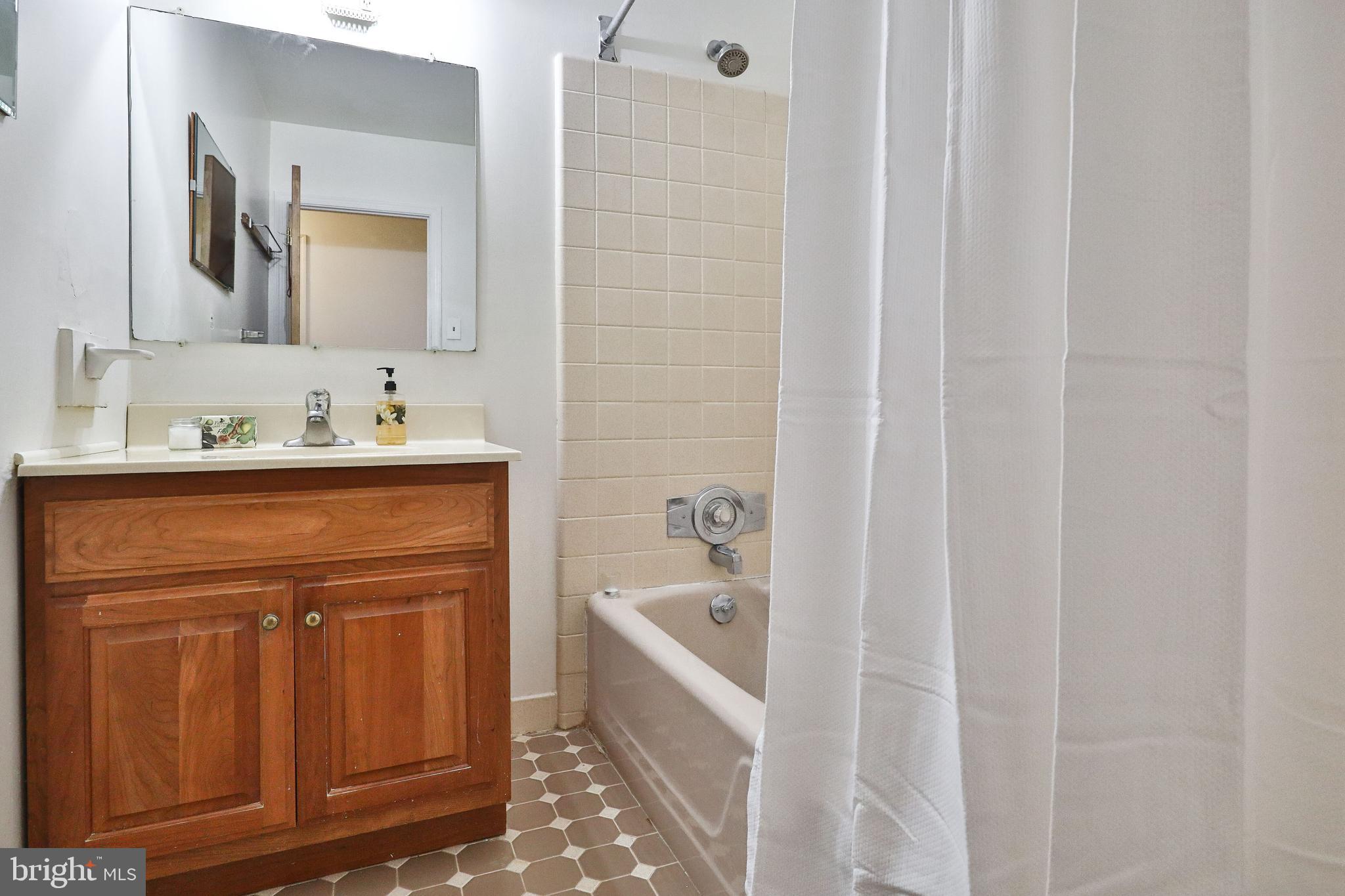 1112 Clark Road Glenside, PA 19038 - Photo 8 of 31 Gallery Image 8
