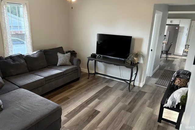 $189,900 | 210 East 15th Street, Jasper, IN 47546