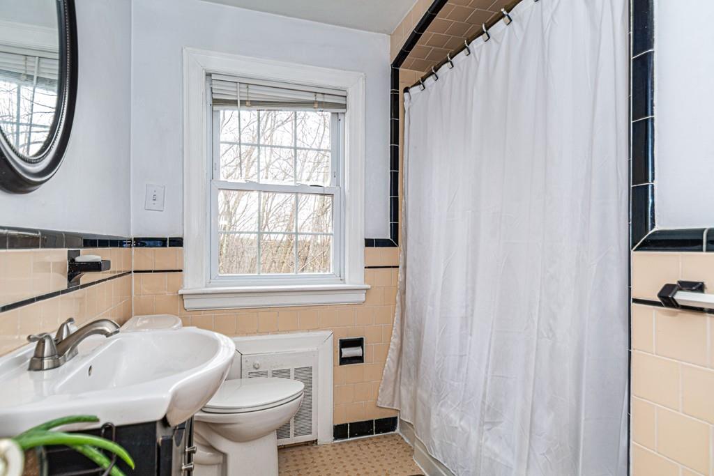 832 Riverside Drive Methuen, MA 01844 - Photo 8 of 28 Gallery Image 8