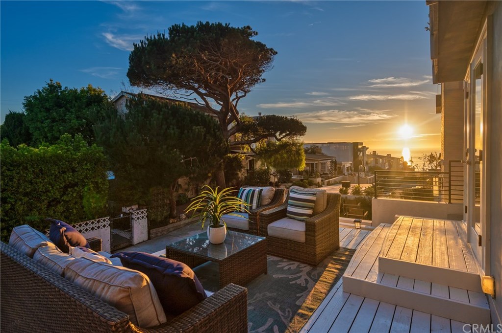Breathtaking sunset views from the south-facing front deck.  Every. Single. Day.