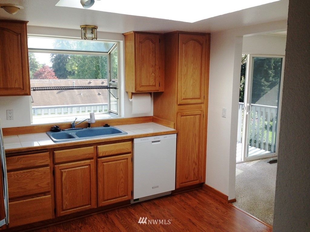 12903 Southeast 162nd Street Renton, WA 98058 - Photo 6 of 17 Gallery Image 6