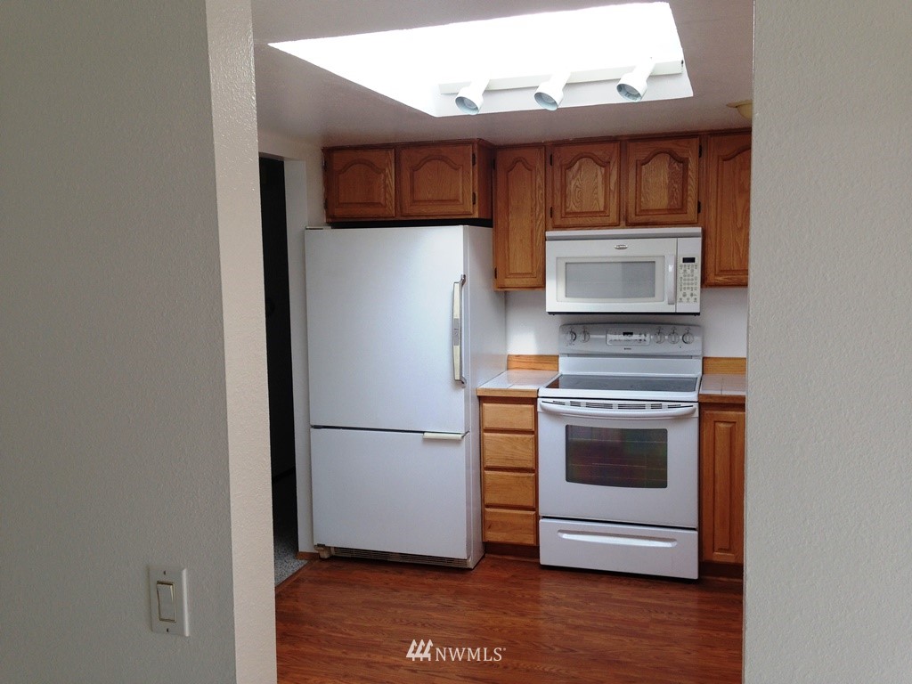 12903 Southeast 162nd Street Renton, WA 98058 - Photo 7 of 17 Gallery Image 7