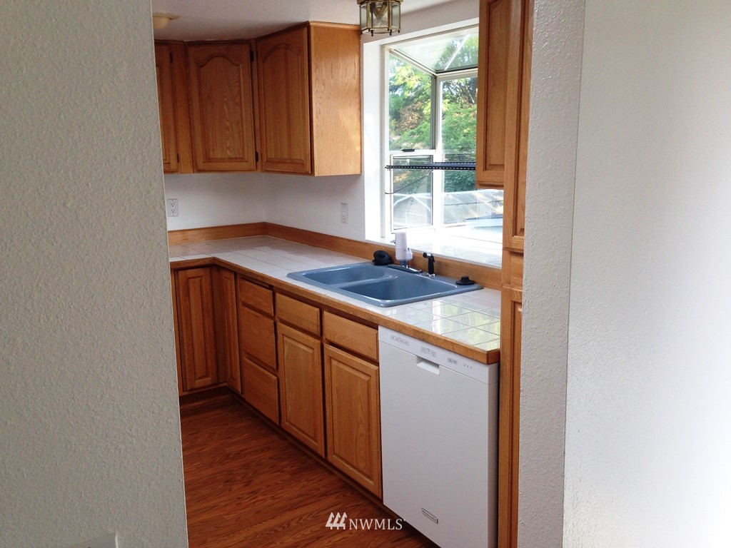 12903 Southeast 162nd Street Renton, WA 98058 - Photo 8 of 17 Gallery Image 8