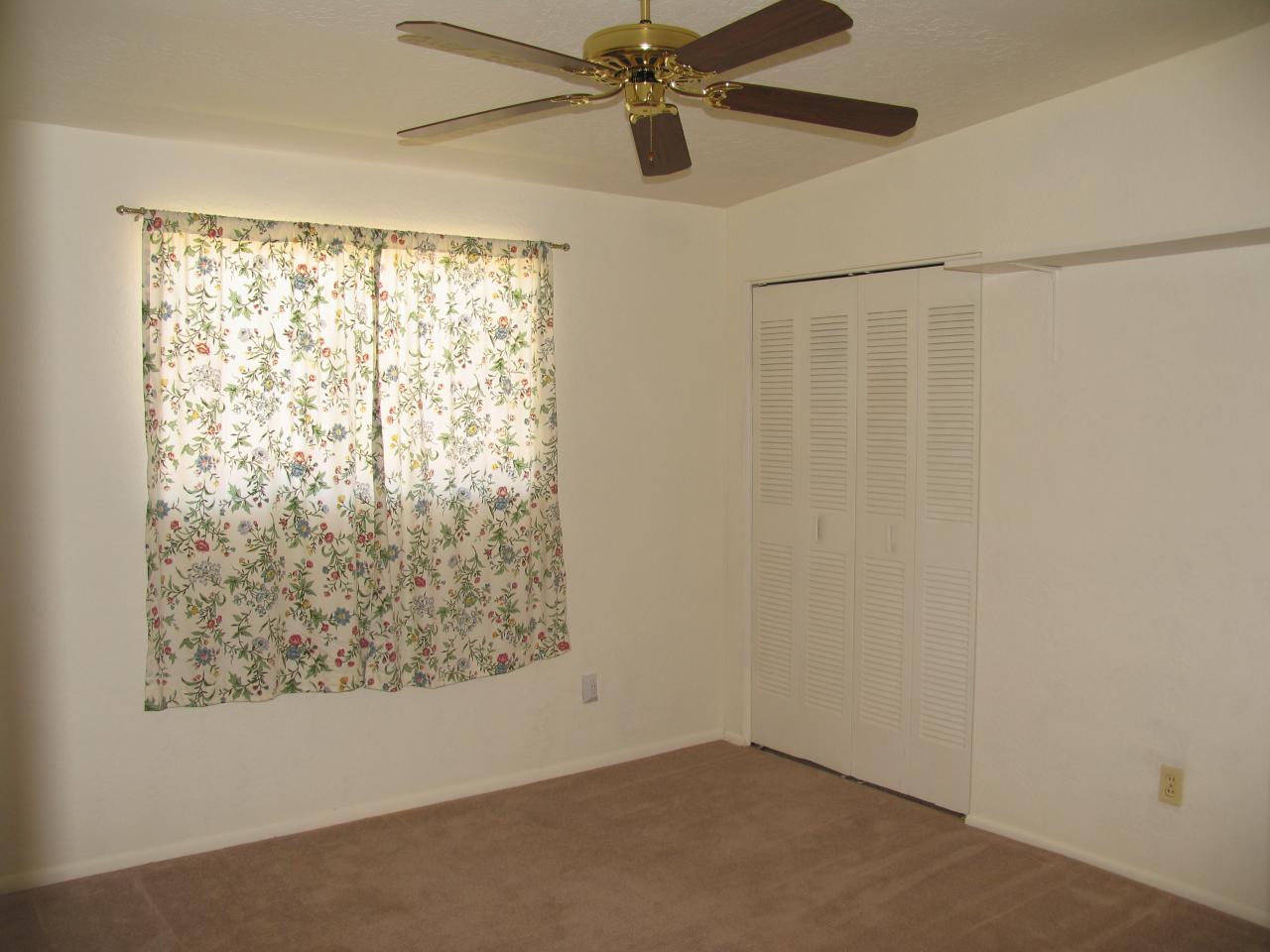 4142 West Cheery Lynn Road Phoenix, AZ 85019 - Photo 8 of 11 Bedroom 3