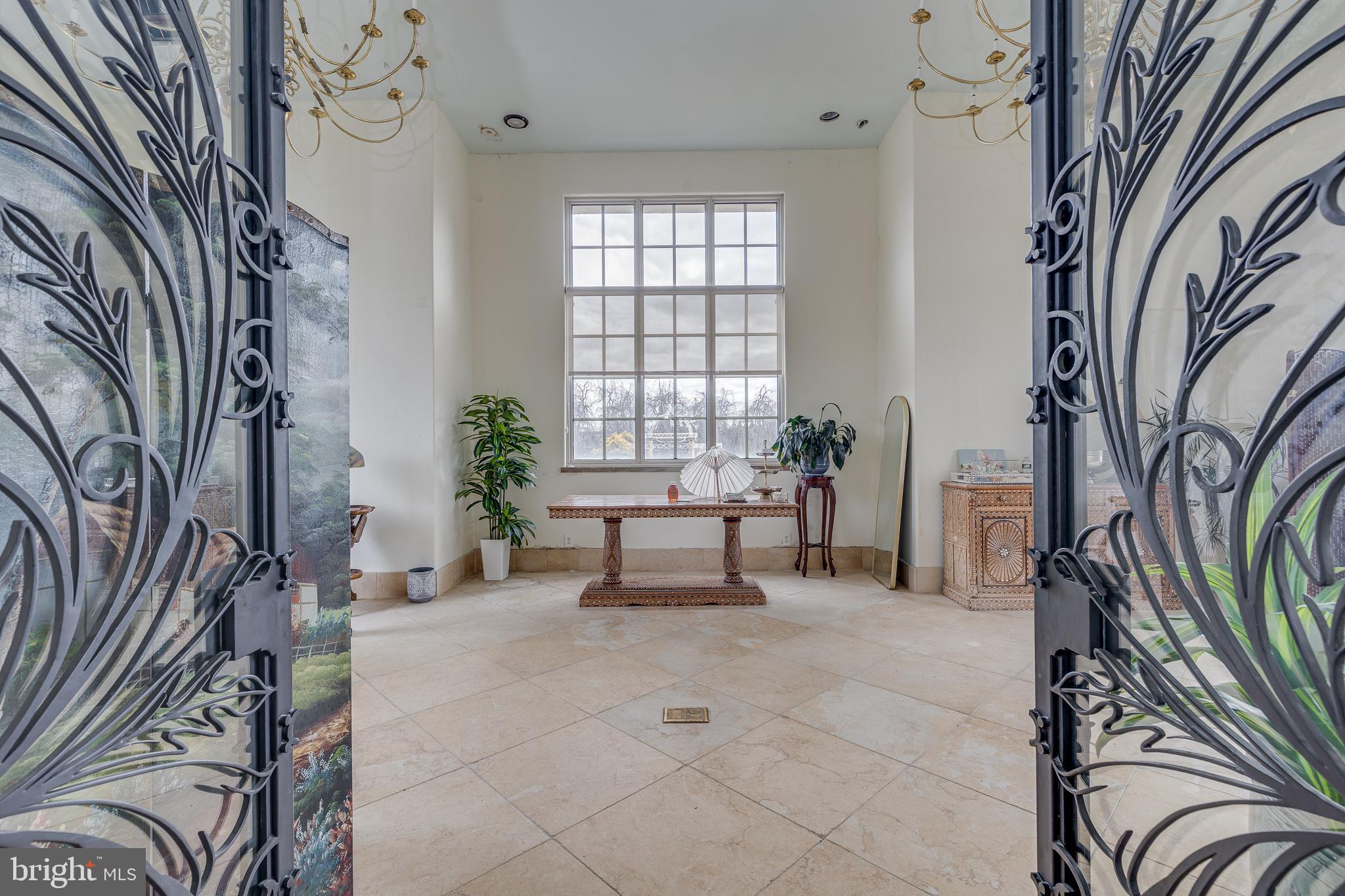 139 Bordentown Georgetown Road Chesterfield, NJ 08515 - Photo 28 of 89 a living room with furniture and a potted plant