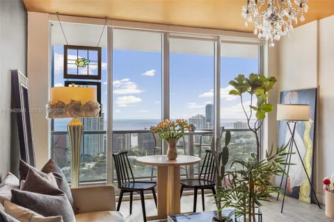 $670,000 | 79 Southwest 12th Street, Unit PH3904S, Miami, FL 33130