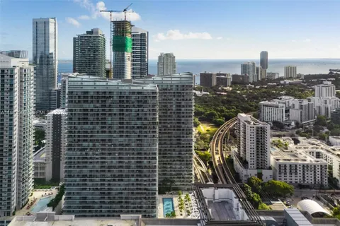 $670,000 | 79 Southwest 12th Street, Unit PH3904S, Miami, FL 33130
