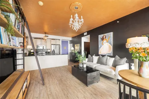 $670,000 | 79 Southwest 12th Street, Unit PH3904S, Miami, FL 33130