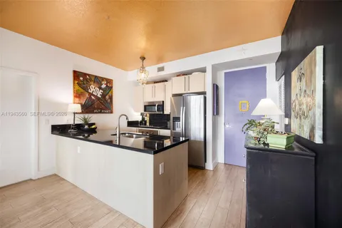 $670,000 | 79 Southwest 12th Street, Unit PH3904S, Miami, FL 33130
