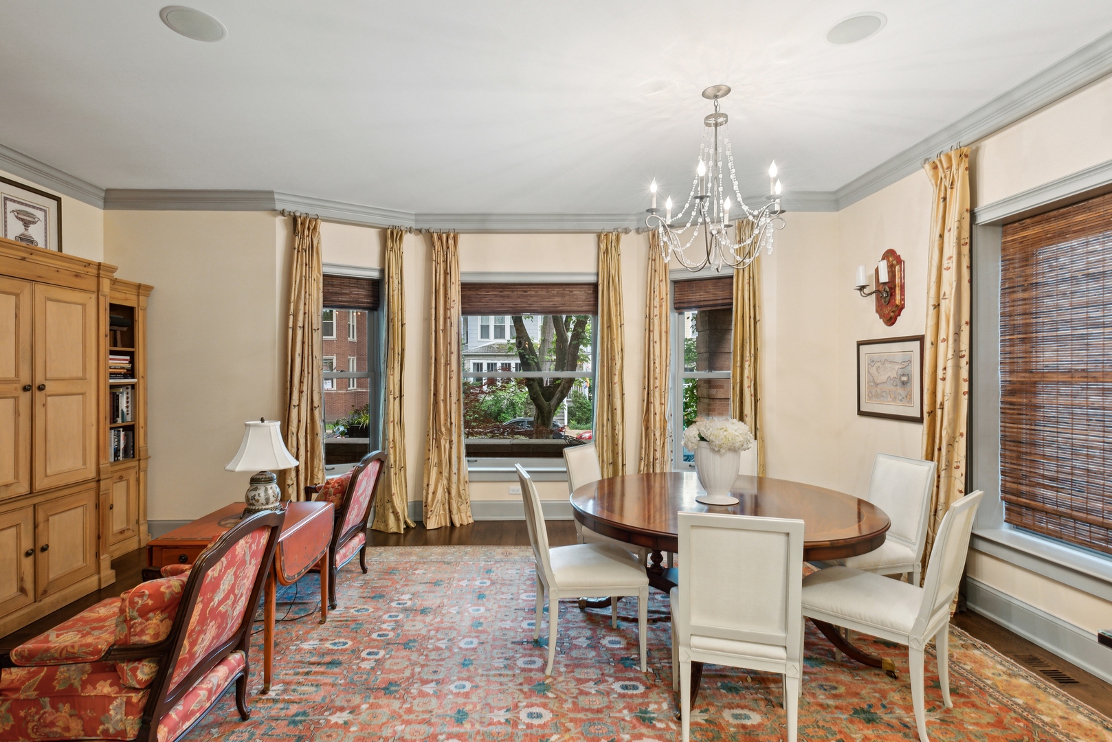 2148 West Giddings Street Chicago, IL 60625 - Photo 14 of 51 a view of a dining room with furniture window and outside view