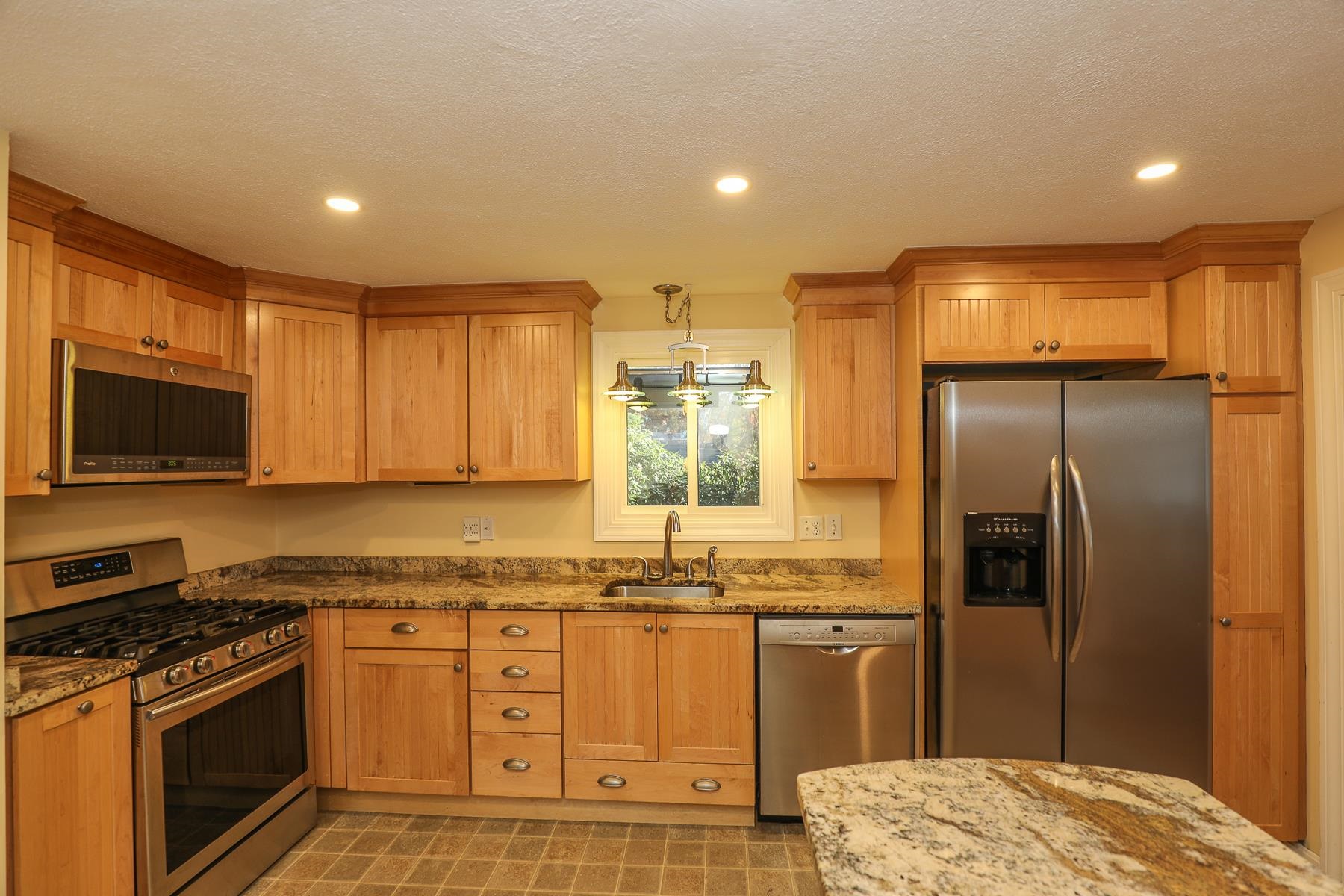 19 Pollard Road Nashua, NH 03062 - Photo 15 of 29