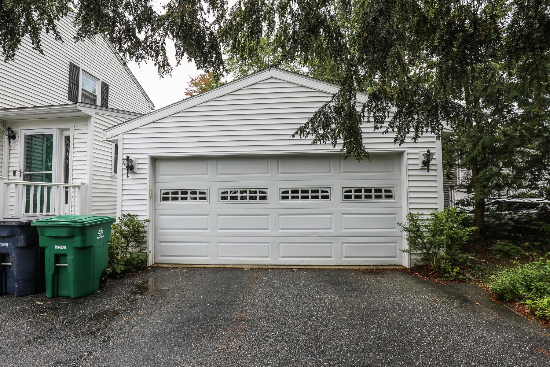 19 Pollard Road Nashua, NH 03062 - Photo 4 of 29
