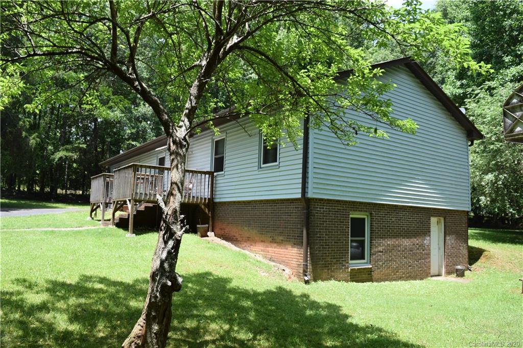 924 Antrim Road Clover, SC 29710 - Photo 3 of 23