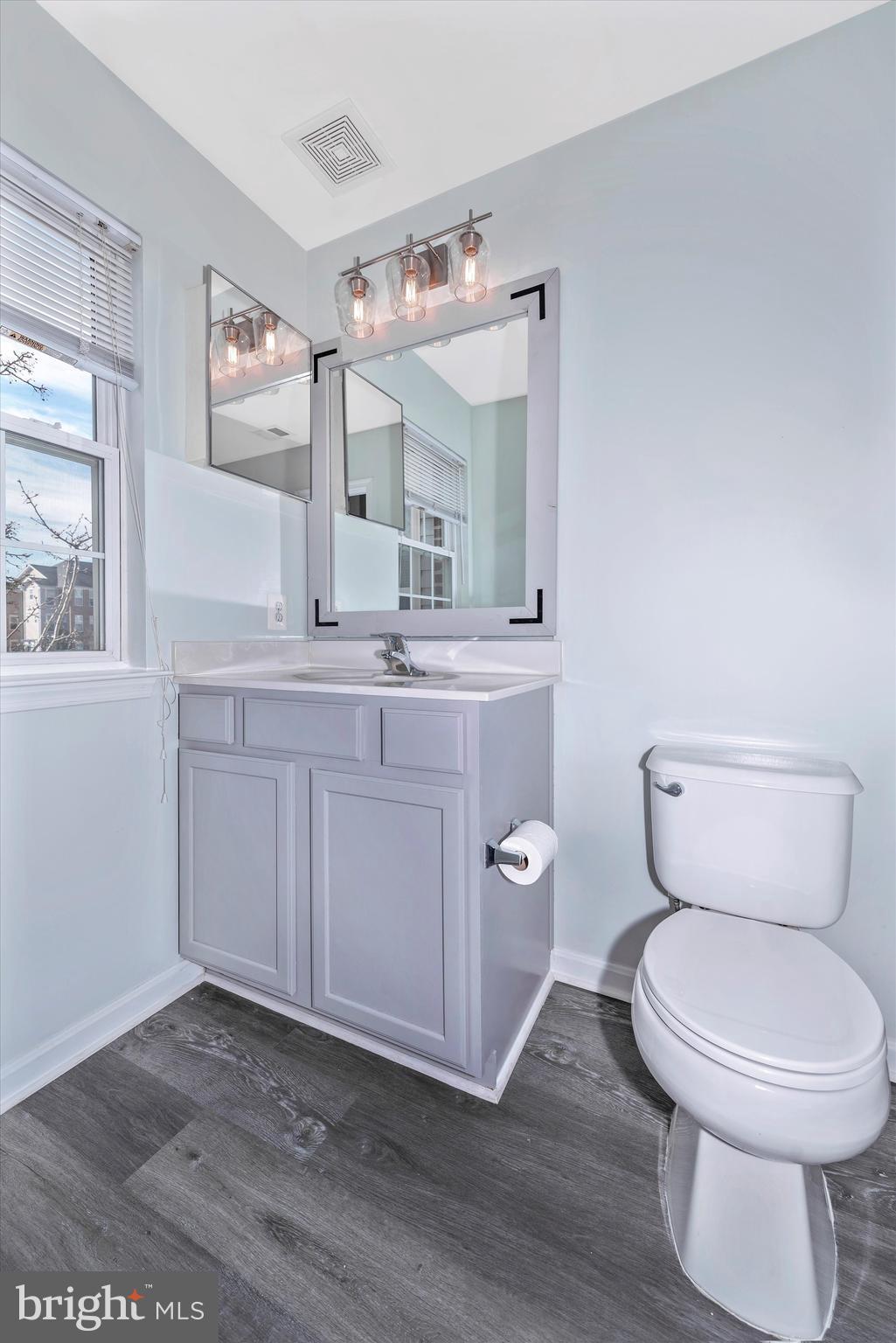 100 Quail's Nest Way Frederick, MD 21702 - Photo 25 of 40 2nd Level Bathroom