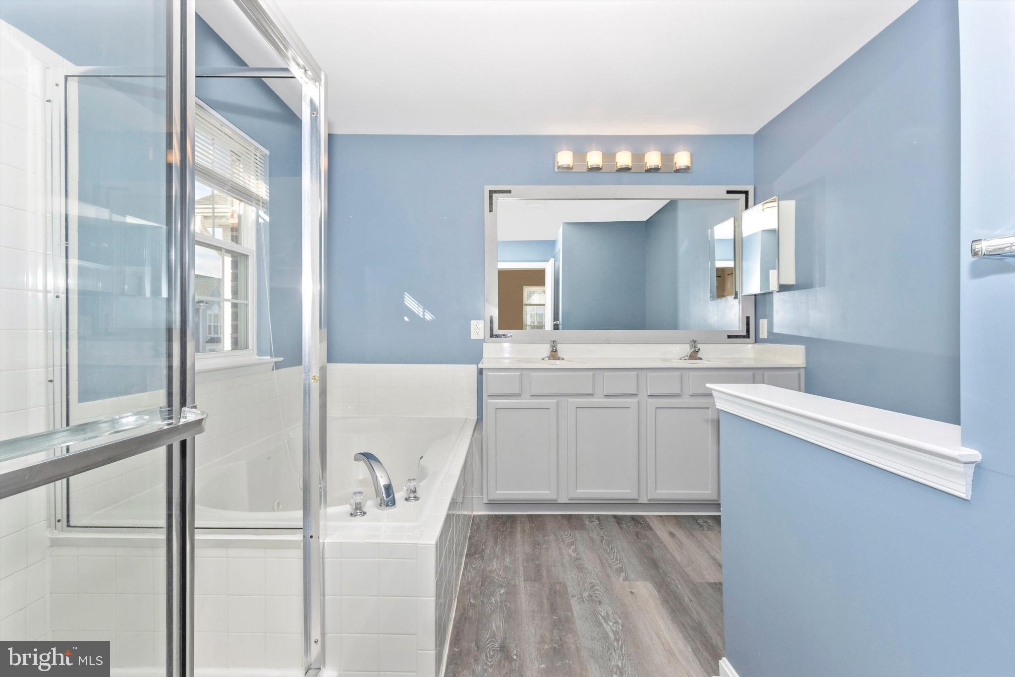 100 Quail's Nest Way Frederick, MD 21702 - Photo 31 of 40 Primary Ensuite Bathroom