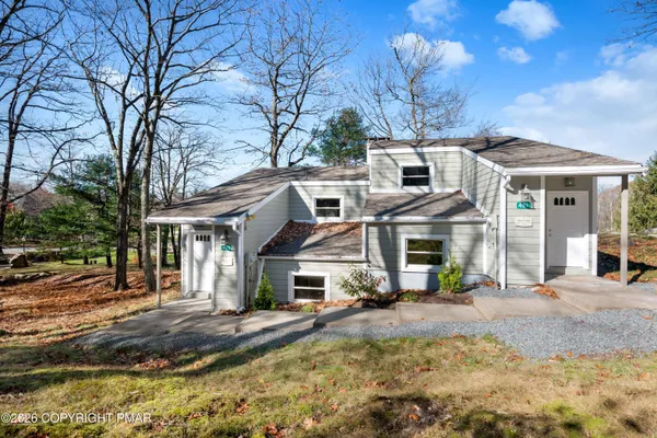 $284,500 | 481 Moseywood Road, Lake Harmony, PA 18624