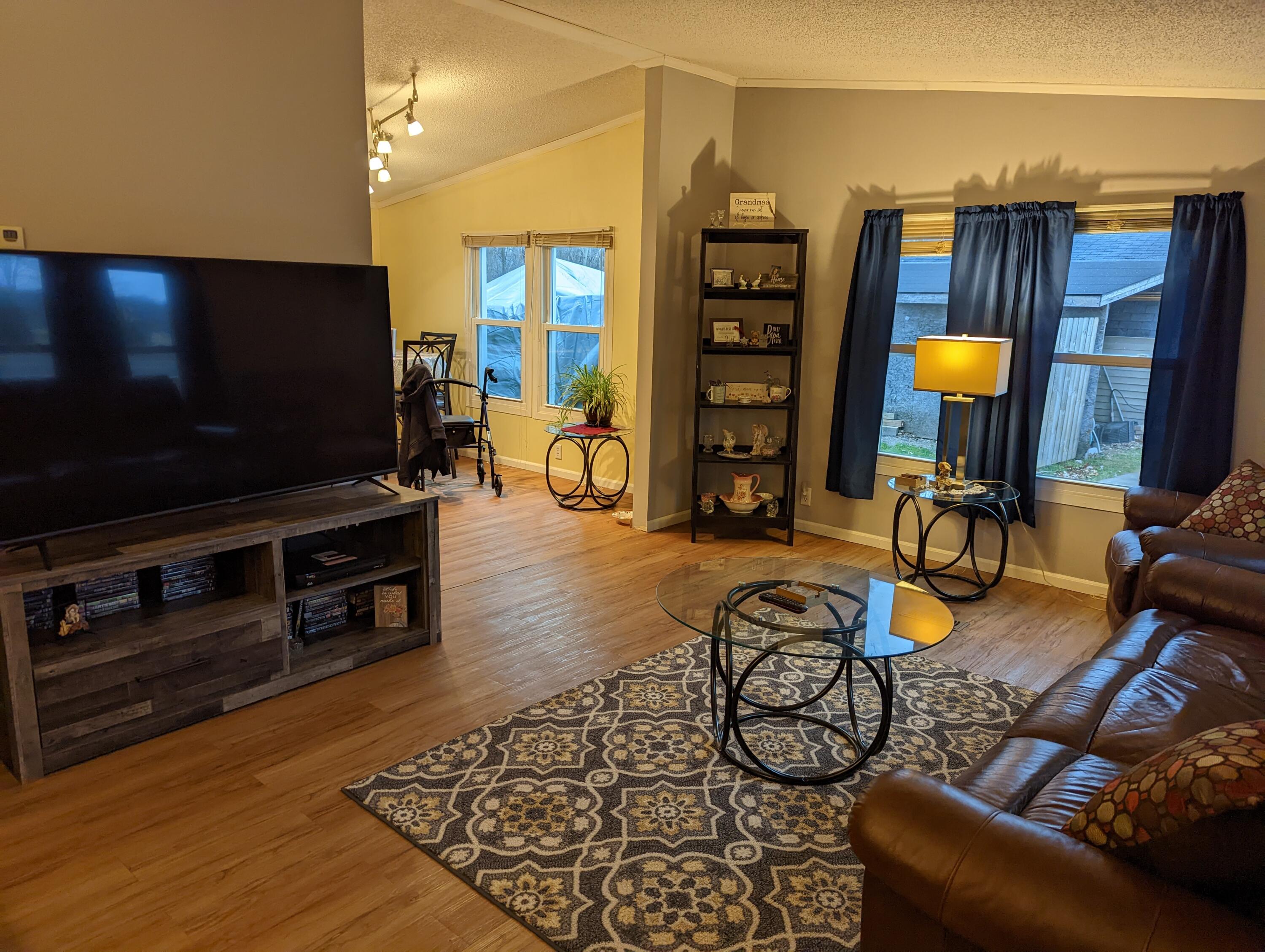 2925 Heeney Road Stockbridge, MI 49285 - Photo 5 of 12 living area