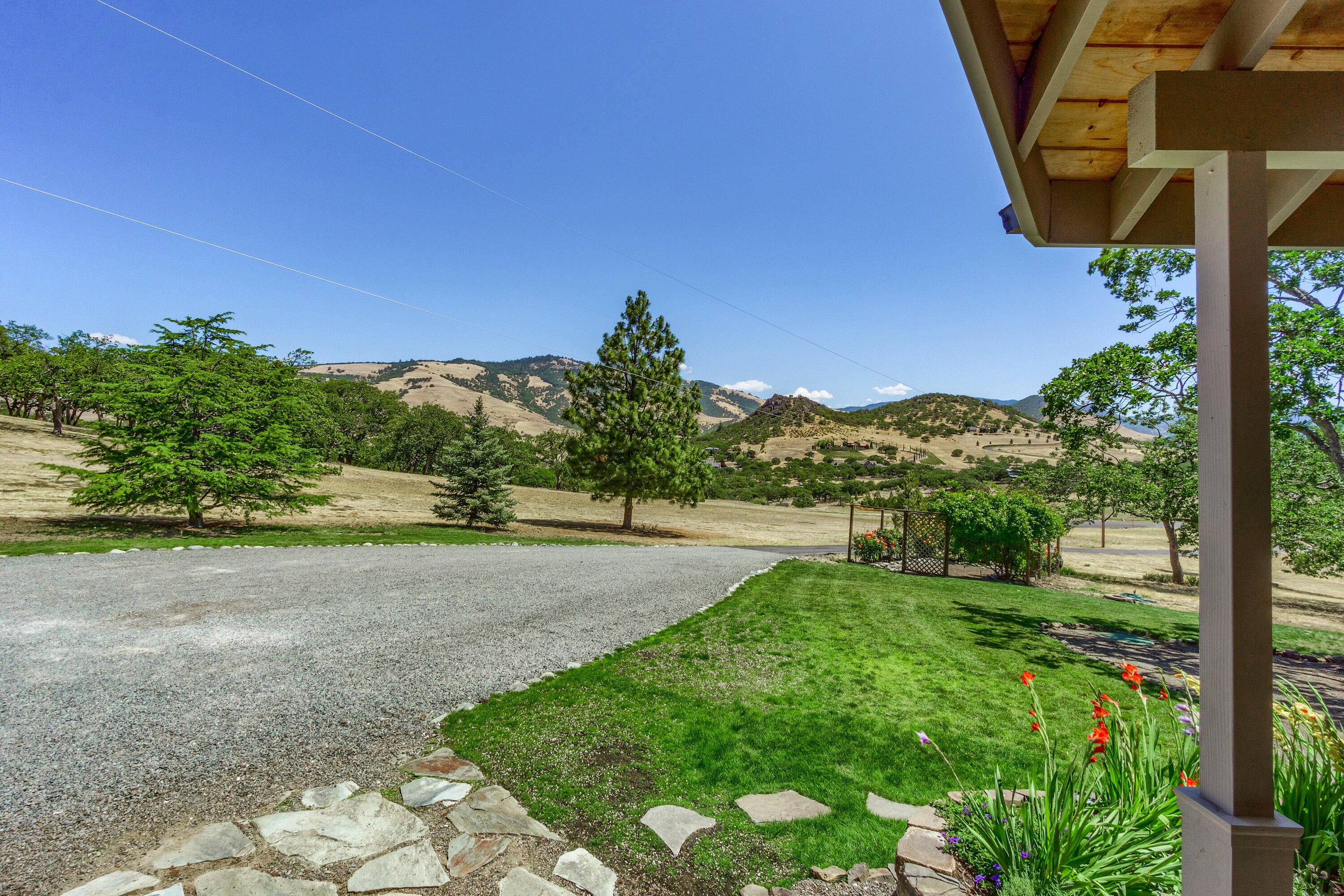 11099 Corp Ranch Road Ashland, OR 97520 - Photo 36 of 44 34