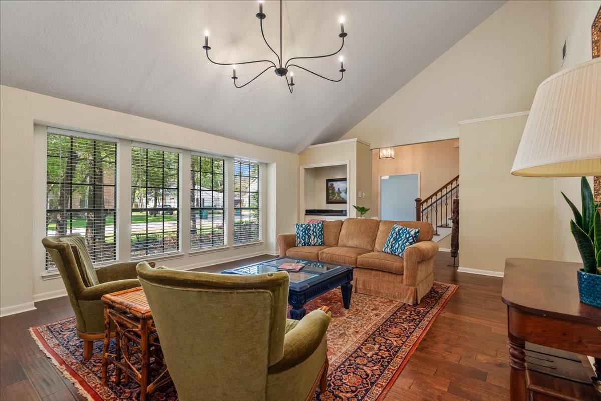 10 Cape Chestnut Drive Spring, TX 77381 - Photo 7 of 39