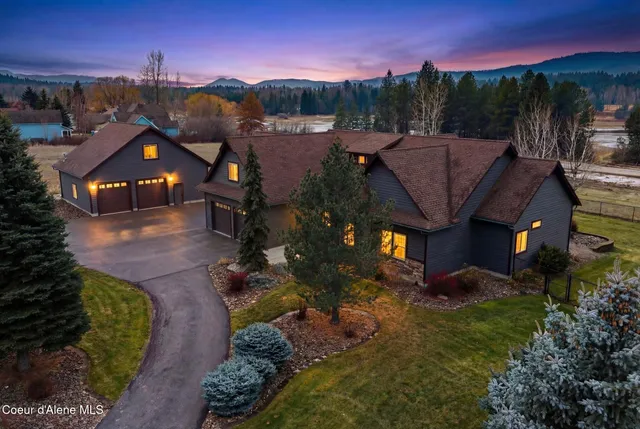 $1,200,000 | 203 Comeback Bay Lane, Sagle, ID 83860