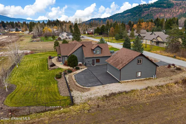 $1,200,000 | 203 Comeback Bay Lane, Sagle, ID 83860