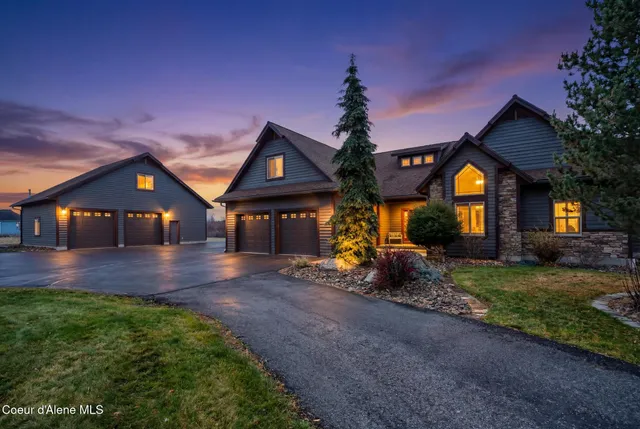 $1,200,000 | 203 Comeback Bay Lane, Sagle, ID 83860