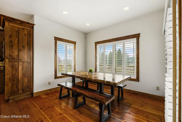 $1,200,000 | 203 Comeback Bay Lane, Sagle, ID 83860