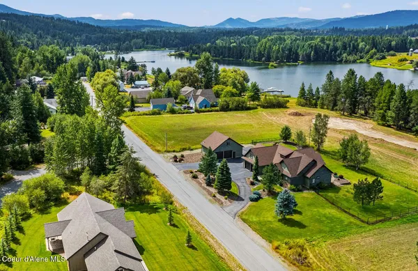 $1,175,000 | 203 Comeback Bay Lane, Sagle, ID 83860