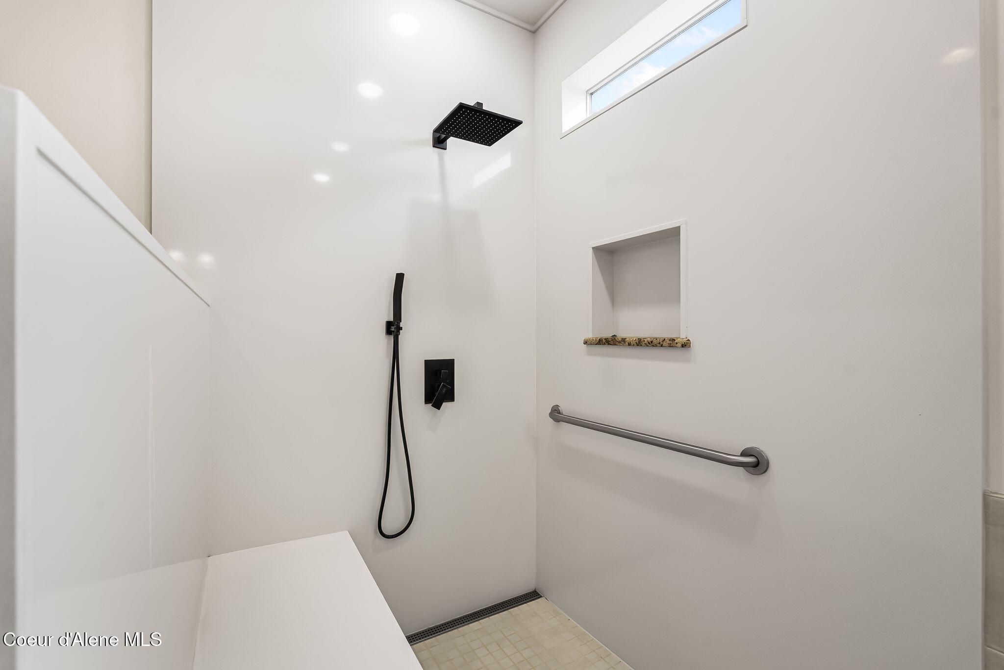 203 Comeback Bay Lane Sagle, ID 83860 - Photo 33 of 61 32_DSC05012