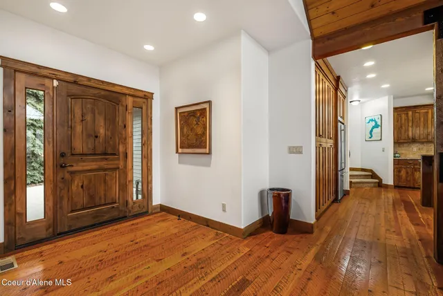 $1,200,000 | 203 Comeback Bay Lane, Sagle, ID 83860