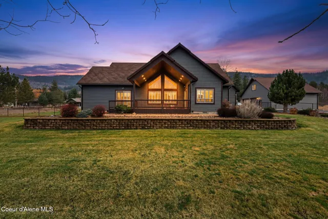 $1,200,000 | 203 Comeback Bay Lane, Sagle, ID 83860