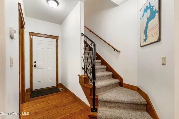 $1,175,000 | 203 Comeback Bay Lane, Sagle, ID 83860
