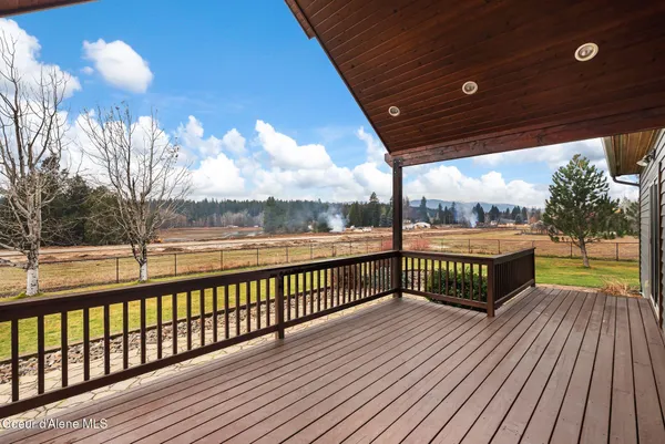 $1,175,000 | 203 Comeback Bay Lane, Sagle, ID 83860