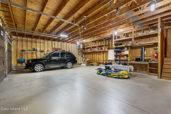 $1,175,000 | 203 Comeback Bay Lane, Sagle, ID 83860