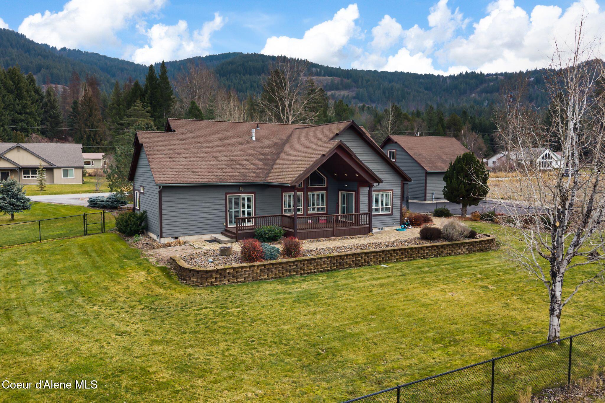 203 Comeback Bay Lane Sagle, ID 83860 - Photo 56 of 61 11_DJI_20251126051310_0618_D-2