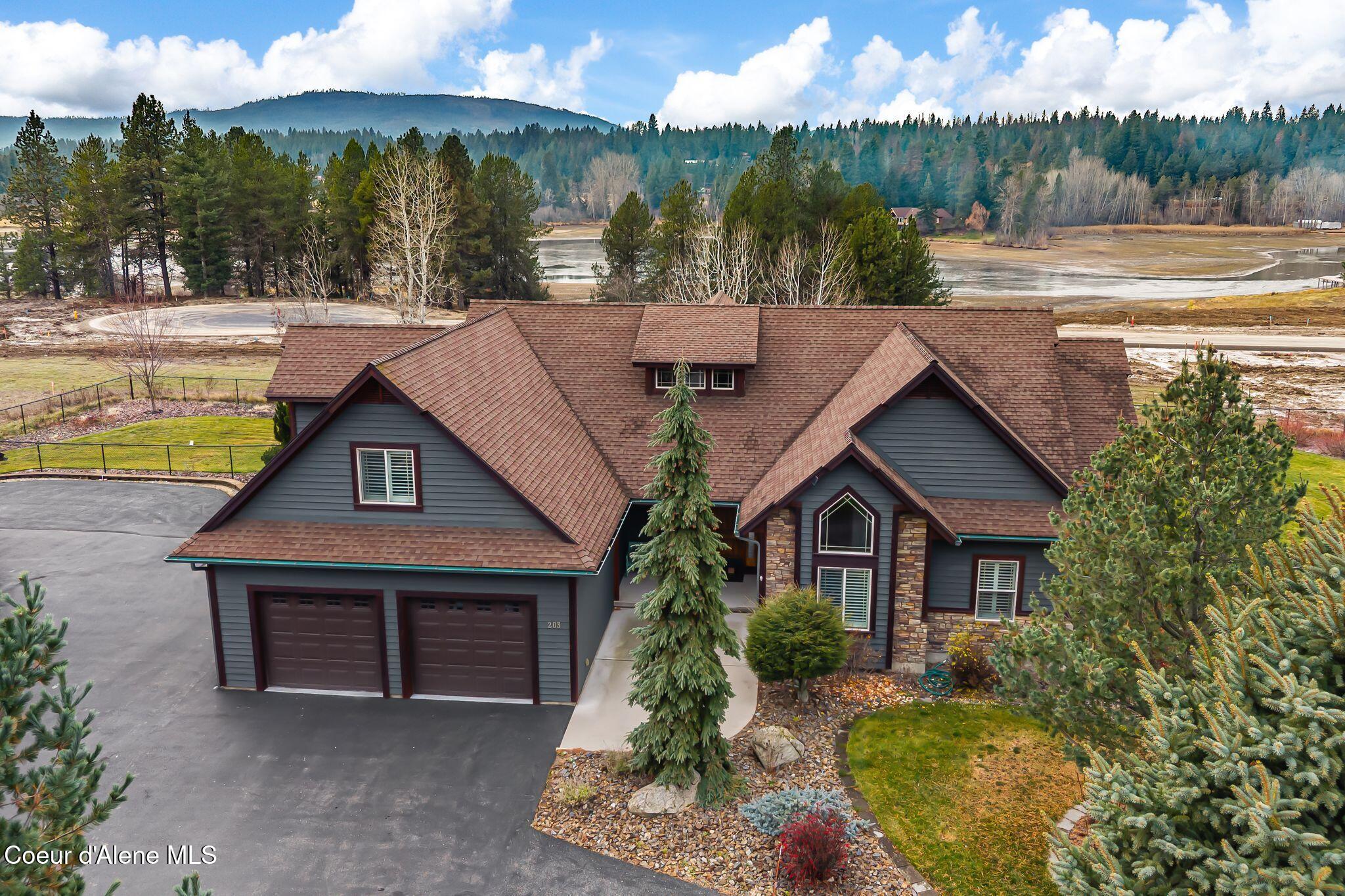 203 Comeback Bay Lane Sagle, ID 83860 - Photo 9 of 61 10_DJI_20251126051629_0658_D