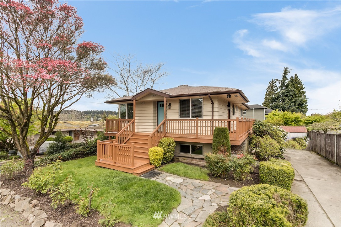 1210 North 36th Street Renton, WA 98056 - Photo 1 of 23