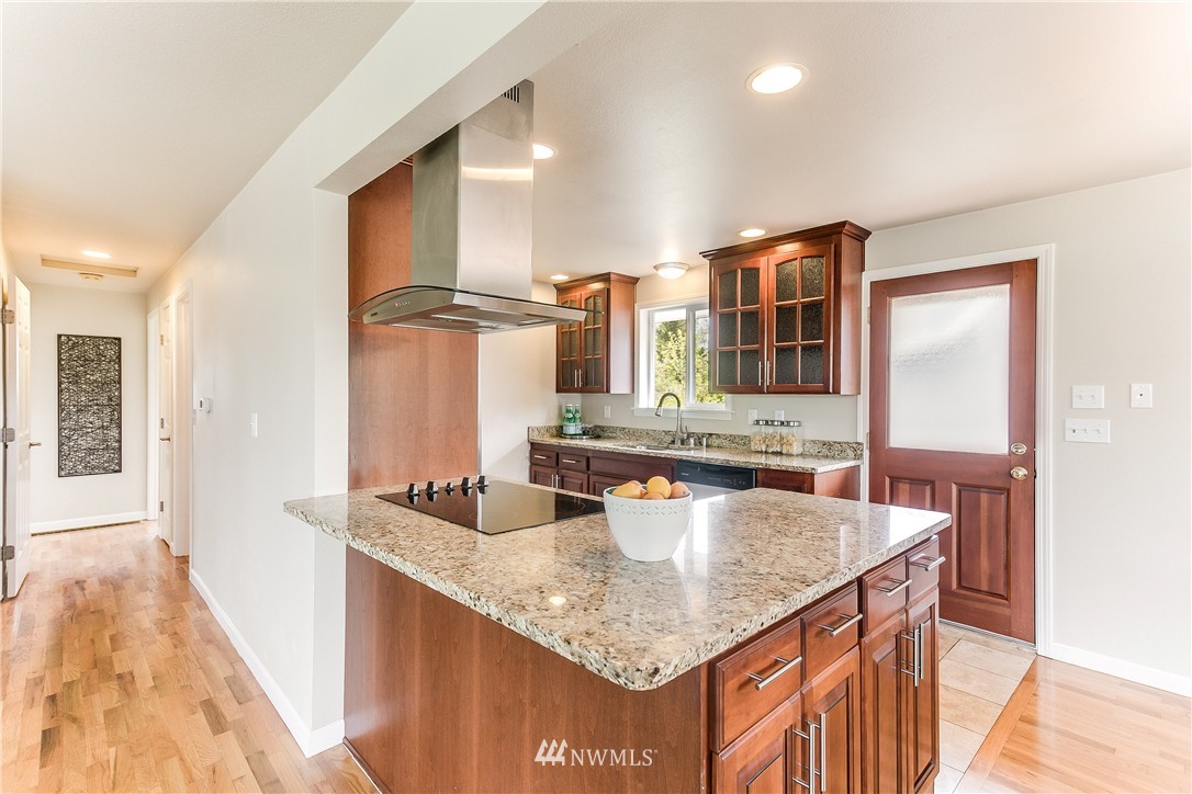 1210 North 36th Street Renton, WA 98056 - Photo 8 of 23
