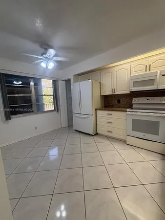 $1,950 | 12600 Southwest 5th Court, Unit 208L, Pembroke Pines, FL 33027