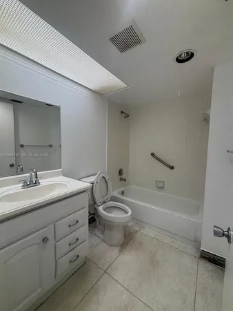 $1,950 | 12600 Southwest 5th Court, Unit 208L, Pembroke Pines, FL 33027