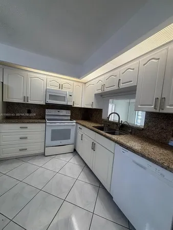 $1,950 | 12600 Southwest 5th Court, Unit 208L, Pembroke Pines, FL 33027