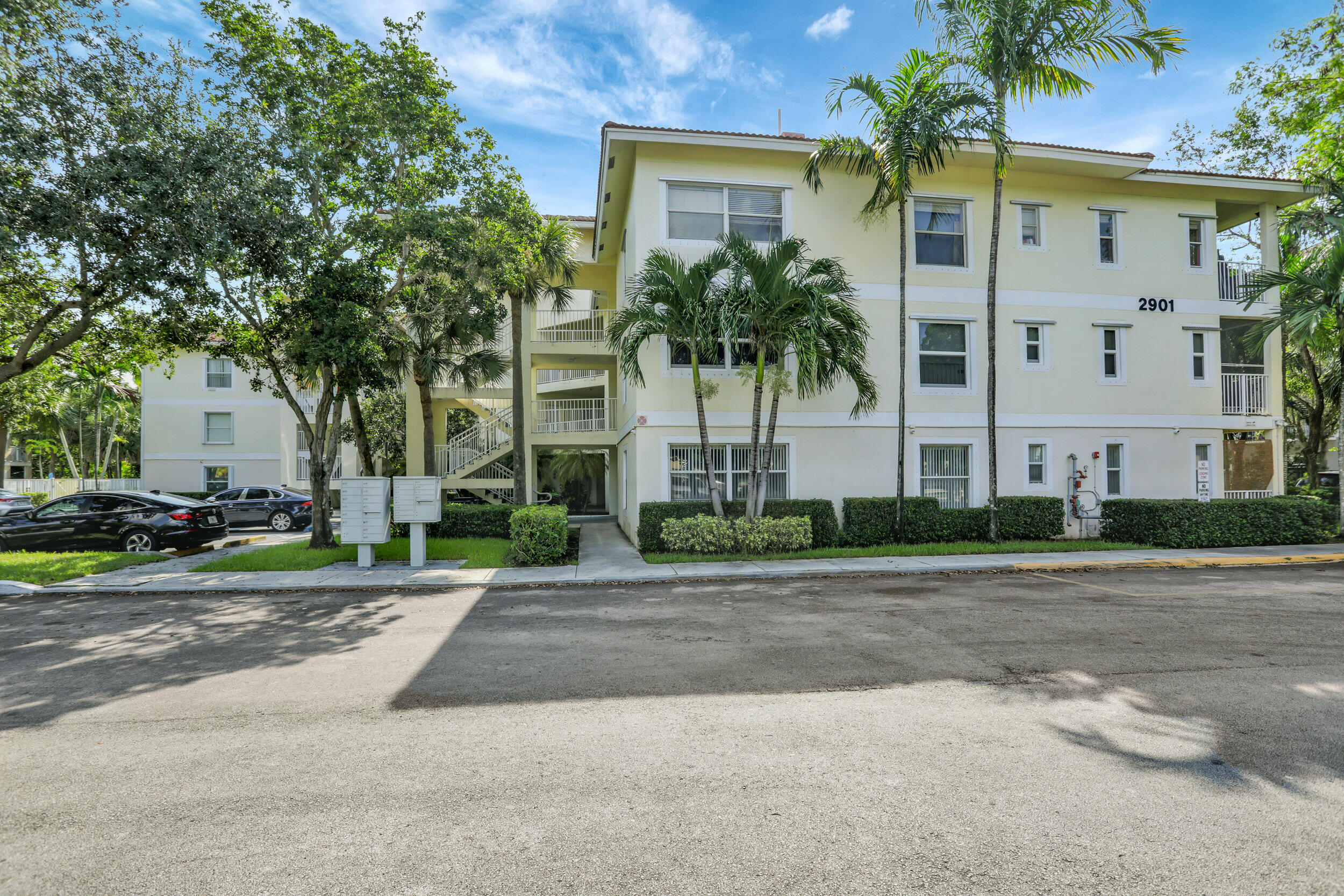 2901 Riverside Drive, Unit 301 Coral Springs, FL 33065 - Photo 2 of 23 01_001l7039